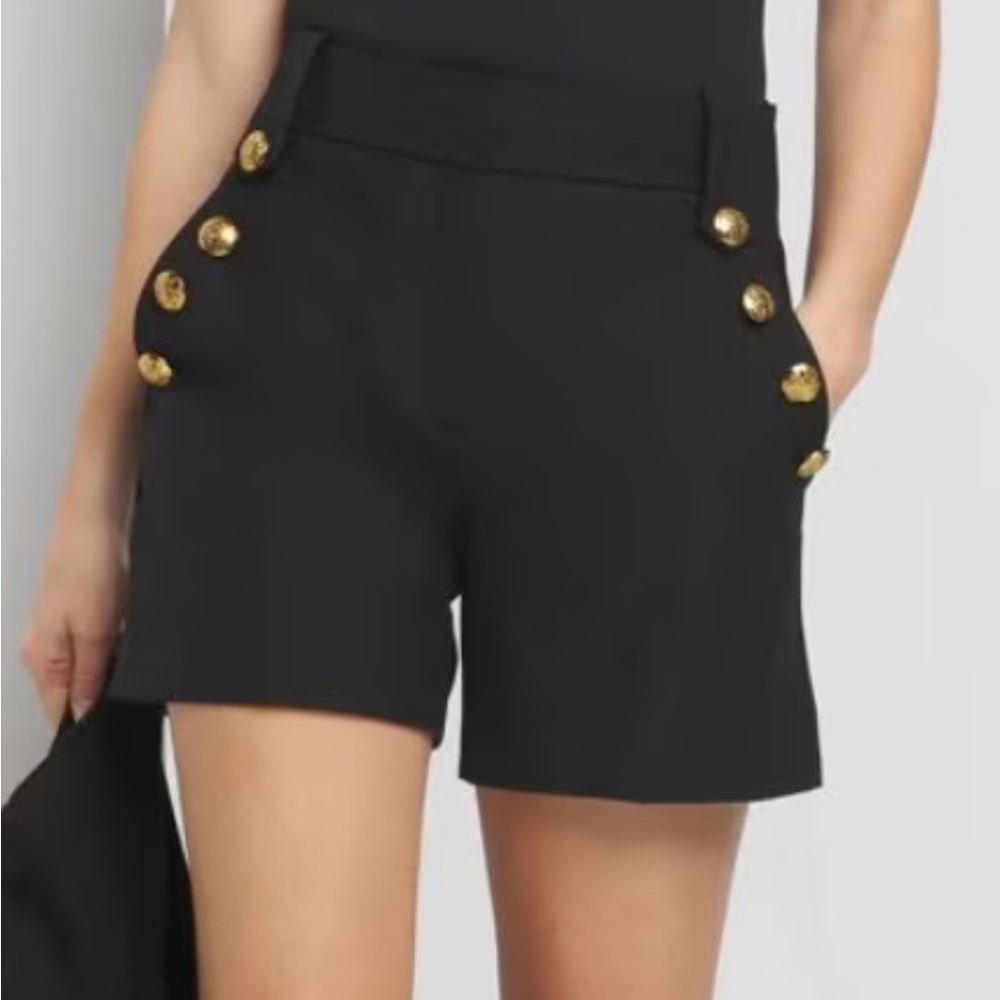 New WHBM Mariner Button Short black Sz 10